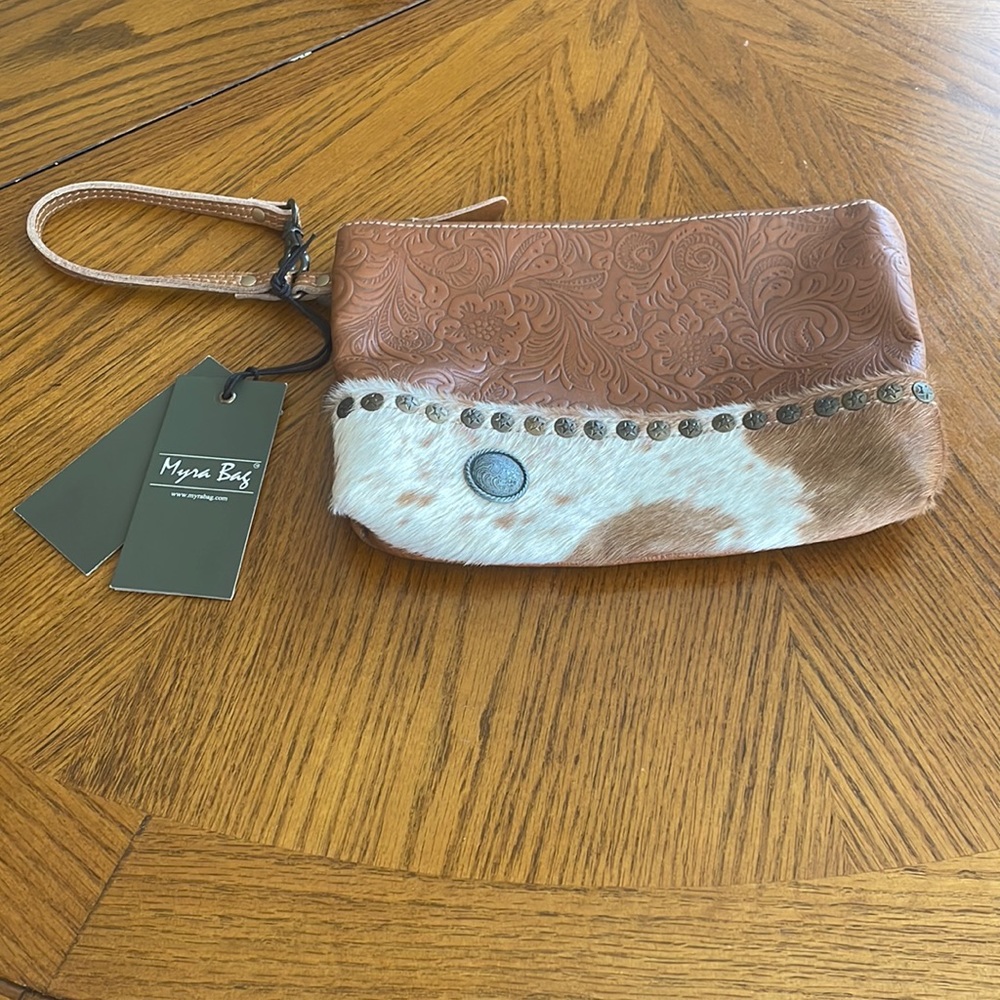 Myra pouch wristlet!